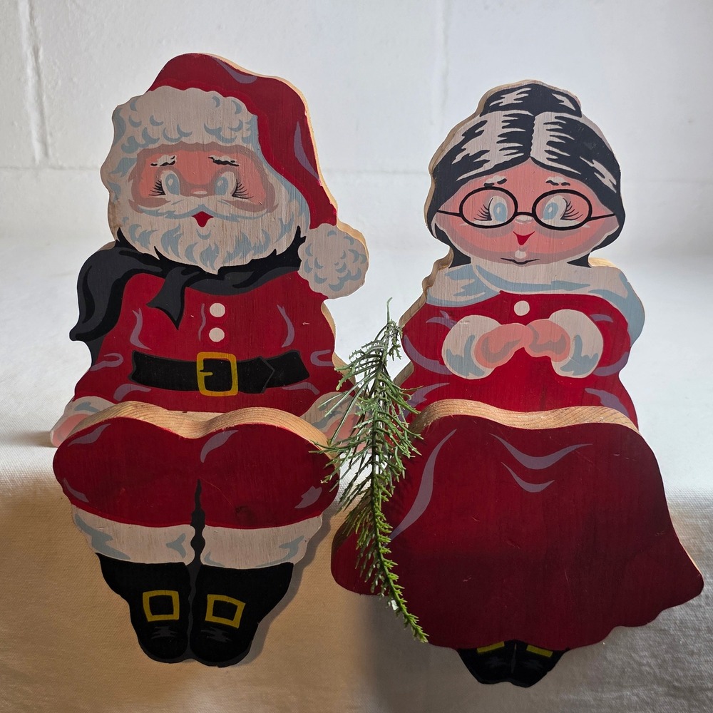 Vintage Wooden Santa and Mrs Claus Christmas Shelf Sitter Figurine Set Red